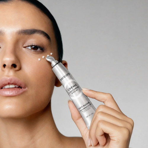 Crema contorno occhi con applicatore massaggiante elettrico